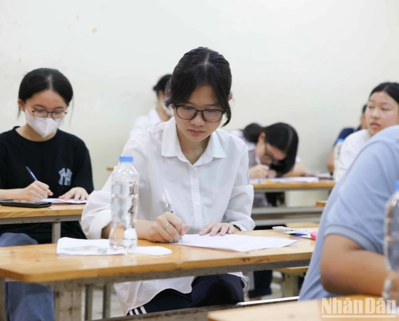Hà Nội: Công bố số lượng thí sinh đăng ký dự thi lớp 10 các trường chuyên