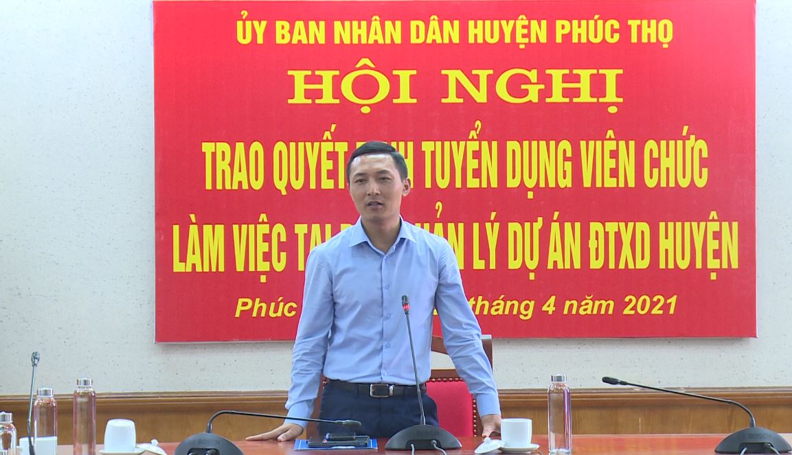 Hội nghị trao Quyết định tuyển dụng đối với các thí sinh trúng tuyển kỳ thi tuyển viên chức làm việc tại Ban Quản lý dự án đầu tư xây dựng huyện